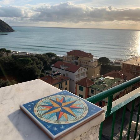 Sunray By The Sea Lägenhet Levanto Exteriör bild